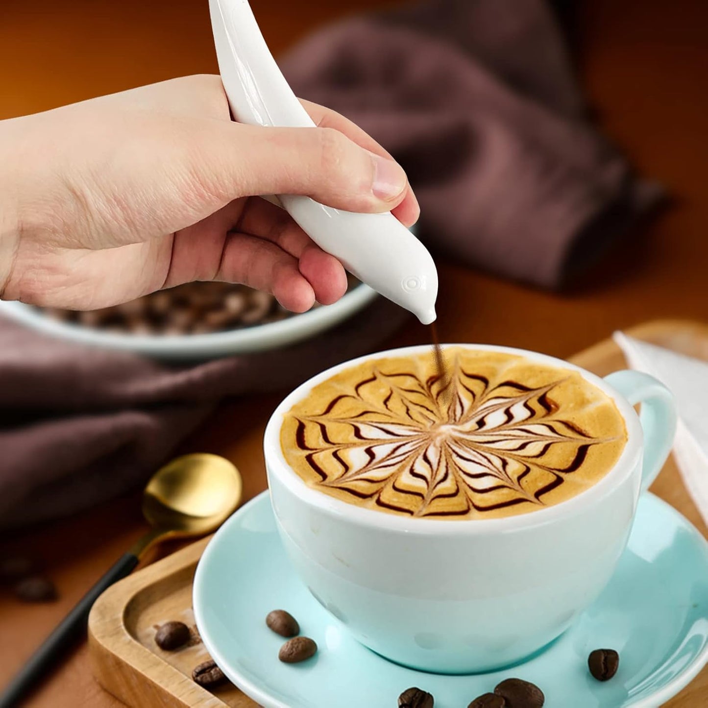 Electric Latte Art Pen for Cocoa and Cinnamon, view 3