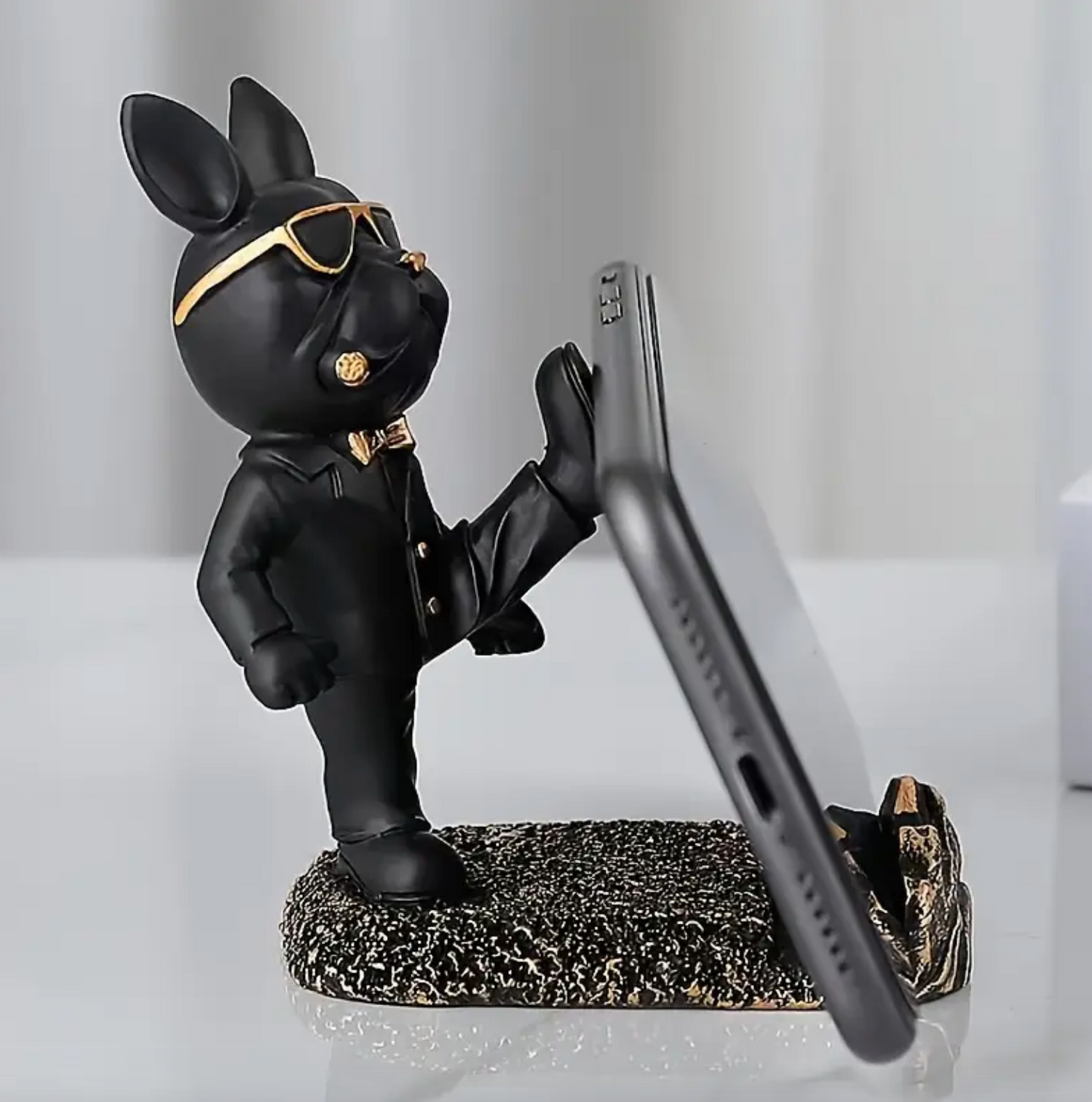 Bulldog Resin Phone Holder for a Desk