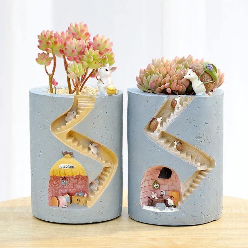 Animal Burrow Planter Pot in Resin, Hedgehog or Rabbit