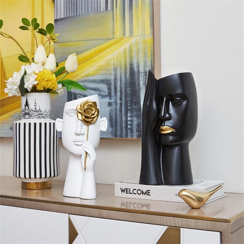 Modern Head Vase in Resin, Gold Detail, 2 Colors, view 2