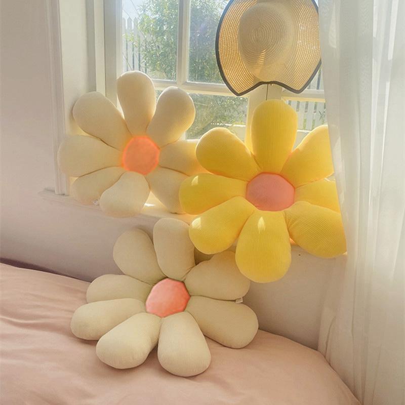 Flower Shaped Round Throw Pillow in Plush Cotton, view 8